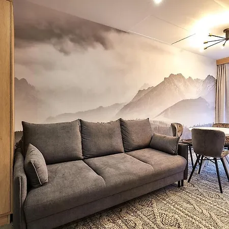 Tatra Square アパート *