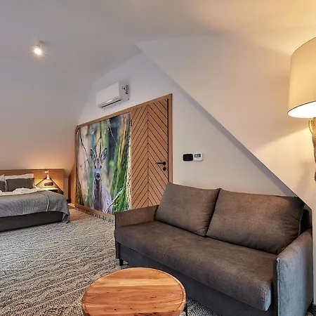 Tatra Square アパート *