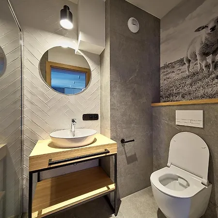 アパート Tatra Square