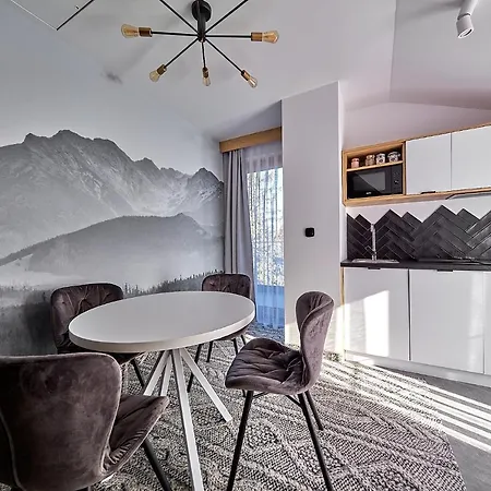 Tatra Square アパート