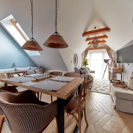 Tatra Square ザコパネ