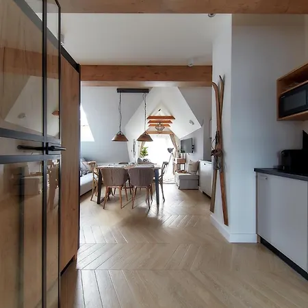 Tatra Square アパート ザコパネ