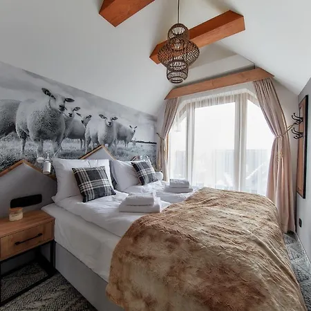 アパート Tatra Square