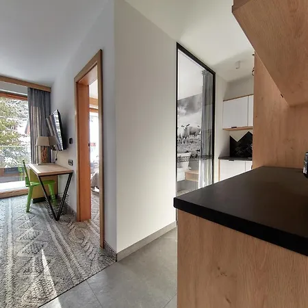 Tatra Square ザコパネ