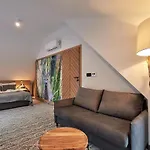 Tatra Square Apartament *