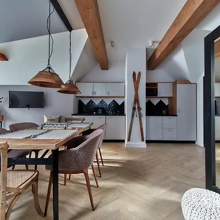 Tatra Square Apartment *