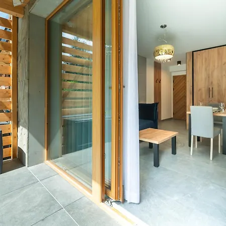 Tatra Square Apartment