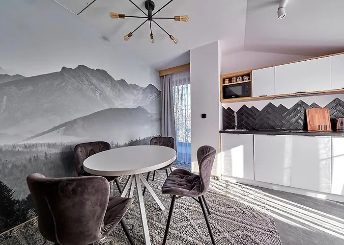 Tatra Square Apartment