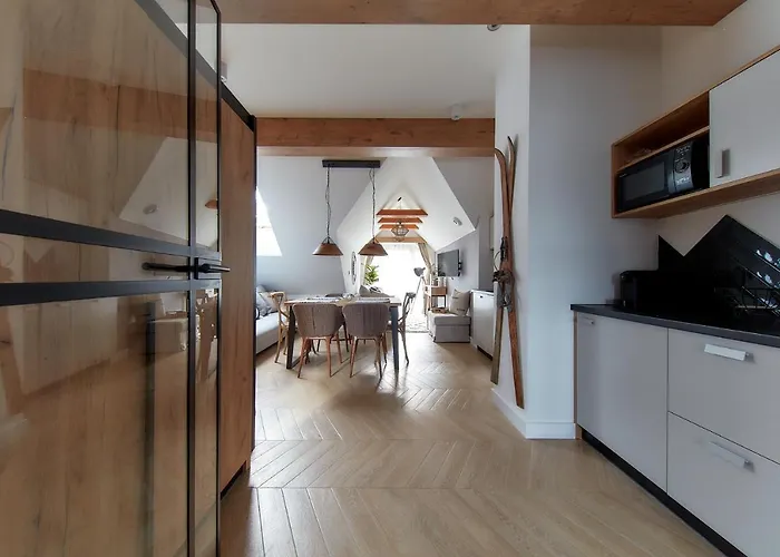 Tatra Square شقة زاكوباني