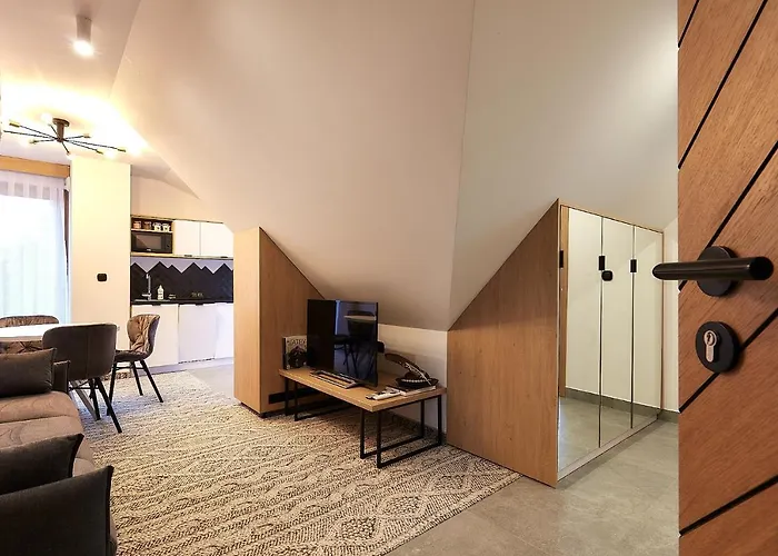 Tatra Square زاكوباني