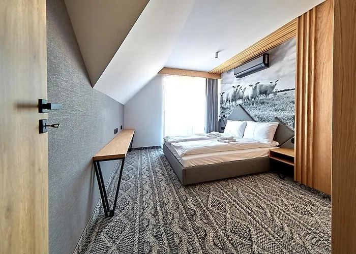 Tatra Square דירה *