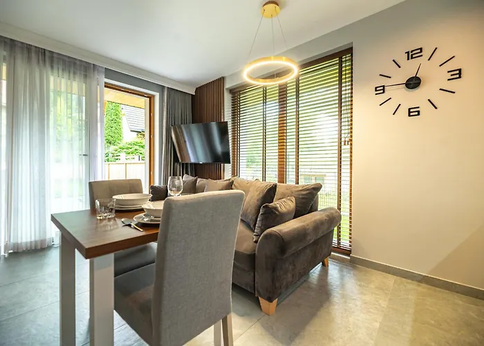 Tatra Square * زاكوباني